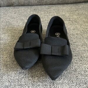 Women's Black Pointed-Toe Bow Loafers